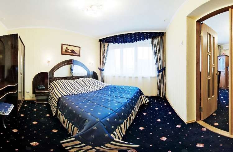 Hotel Mir